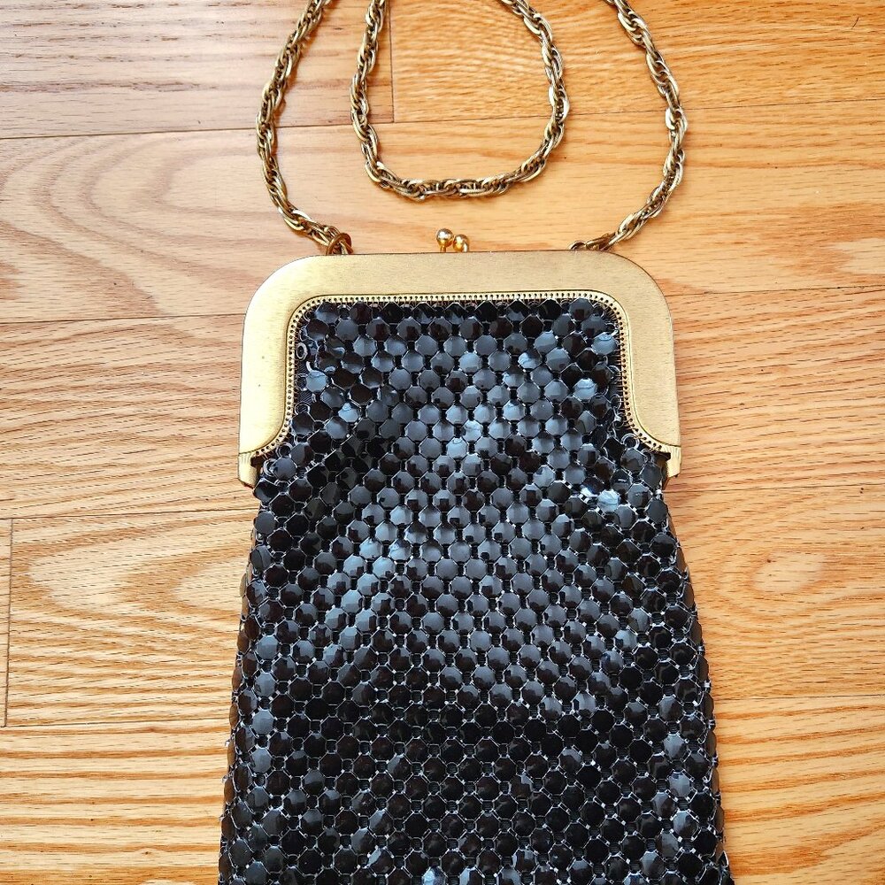 WHITING&DAVIC.CO  VINTAGE BLACK AND GOLD EVENING MESH BAG.